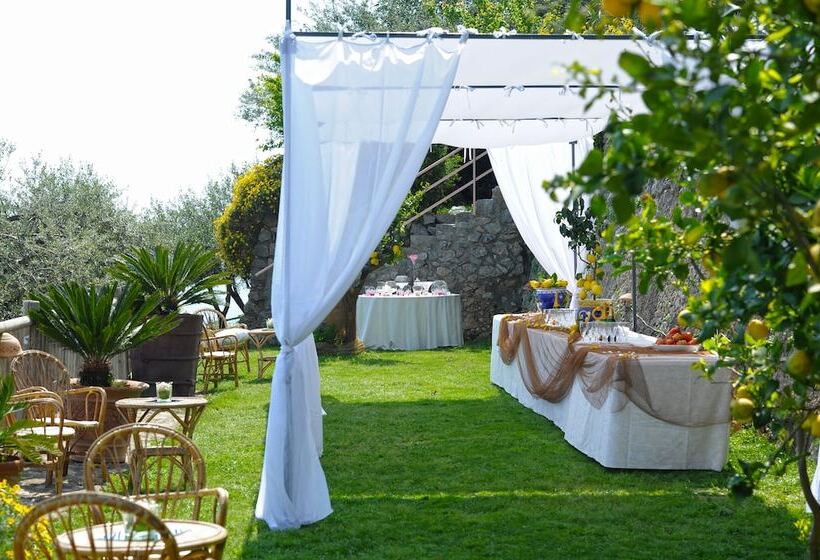 Отель Costa Diva