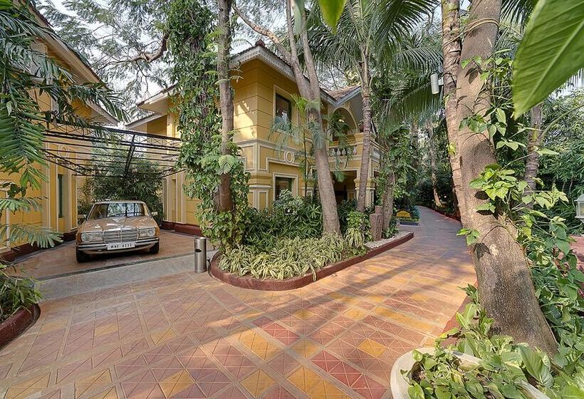 Отель Mayfair Lagoon