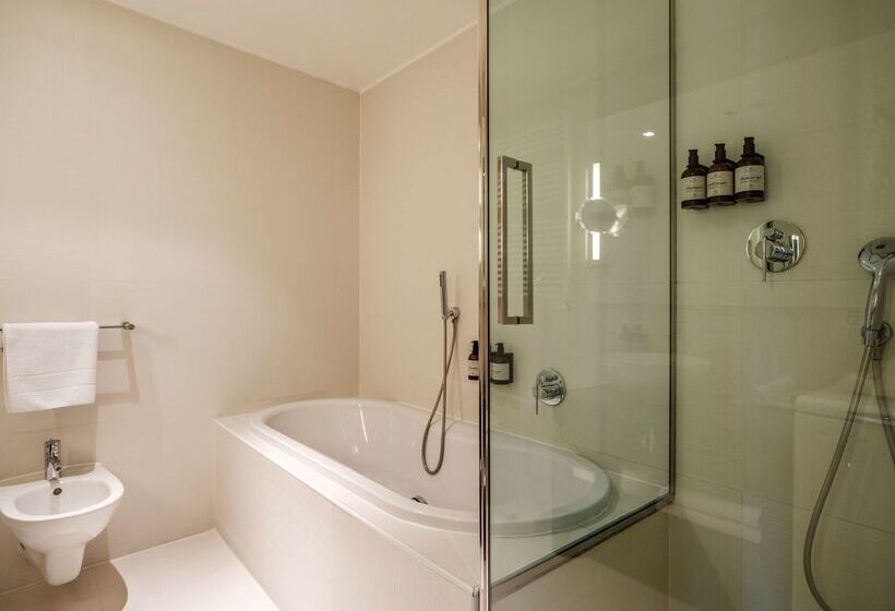 ホテル NH Collection Budapest City Center