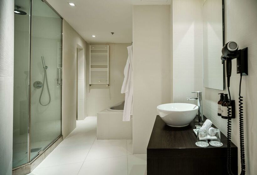 בית מלון כפרי NH Collection Budapest City Center