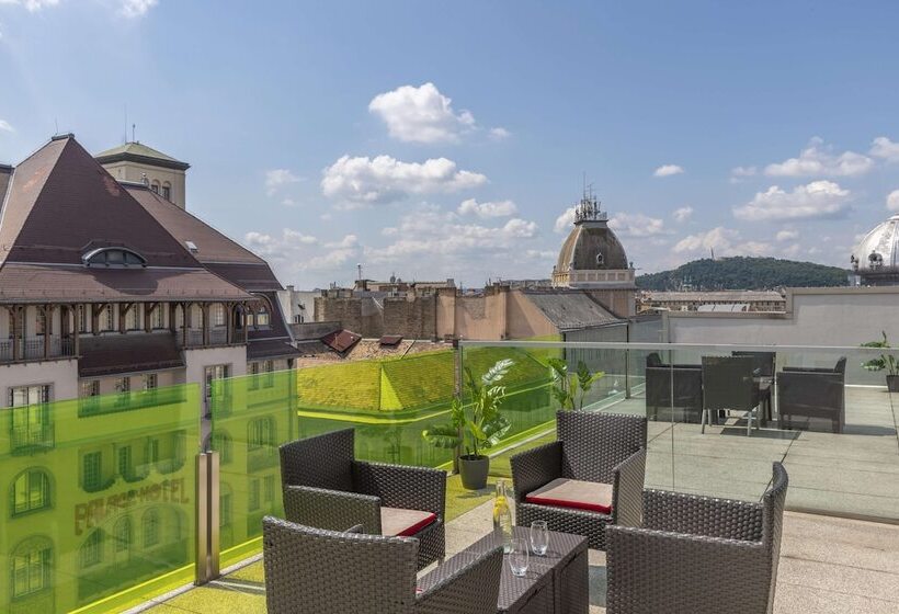 ホテル NH Collection Budapest City Center