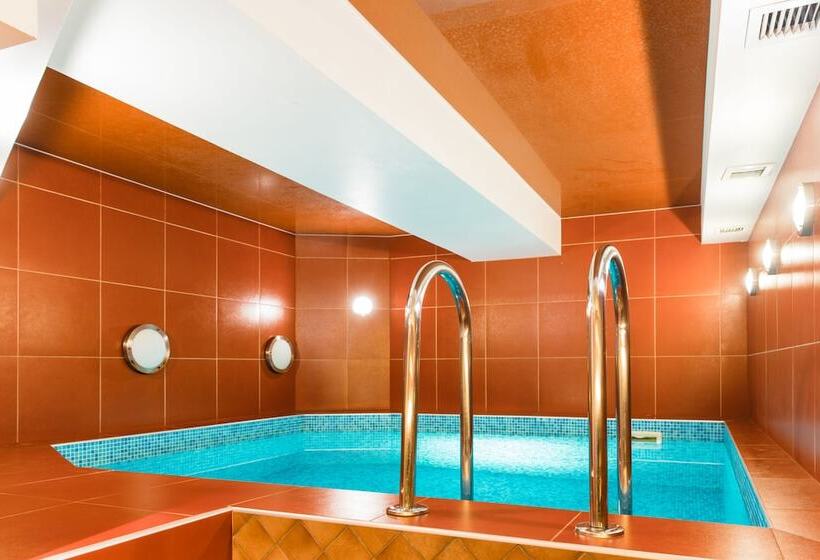 فندق Onega Castle