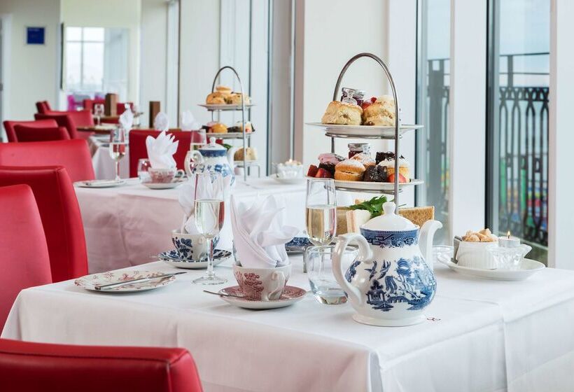 בית מלון כפרי Park Inn By Radisson Palace