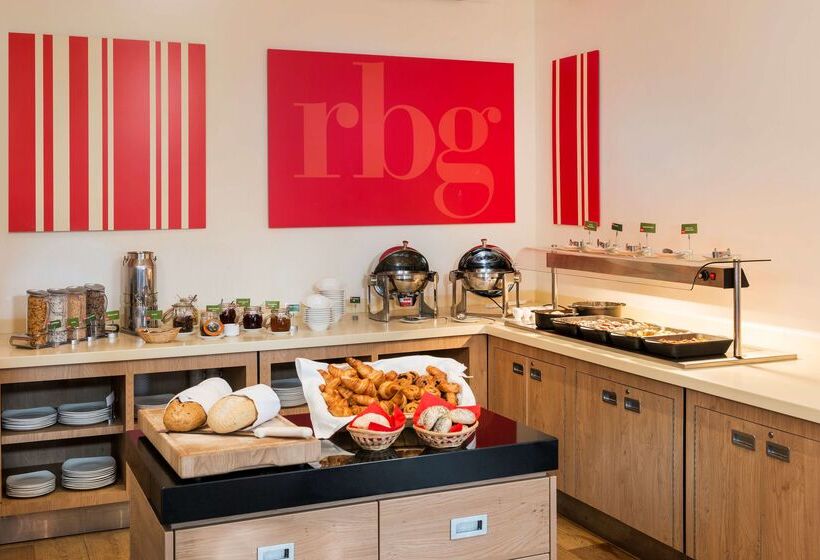 בית מלון כפרי Park Inn By Radisson Palace