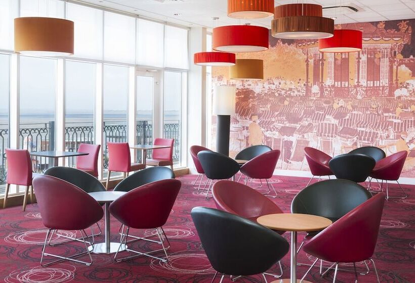 هتل Park Inn By Radisson Palace