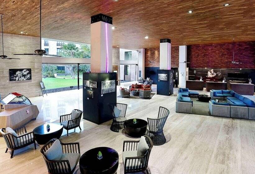 Hotel Pullman Bali Legian Beach