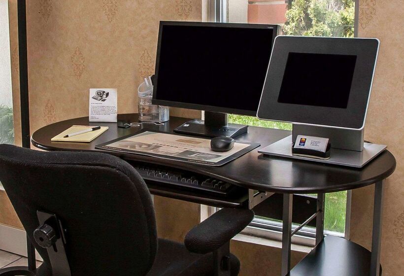 Отель Quality Inn Seekonkprovidence