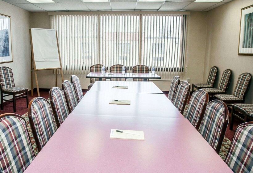 Отель Quality Inn Seekonkprovidence