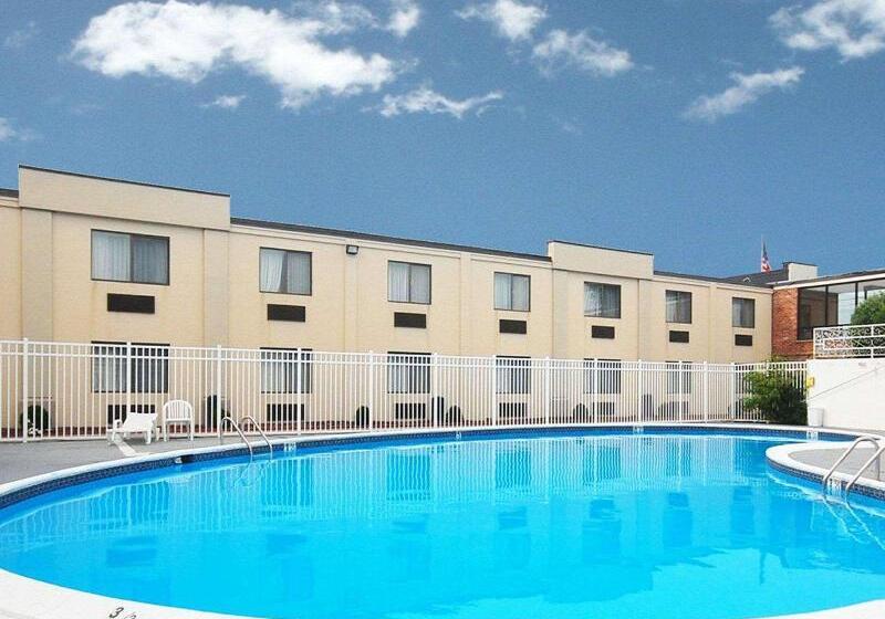 Отель Quality Inn Seekonkprovidence