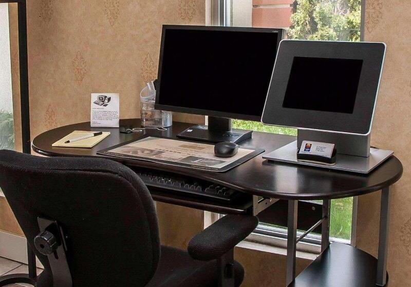 Отель Quality Inn Seekonkprovidence