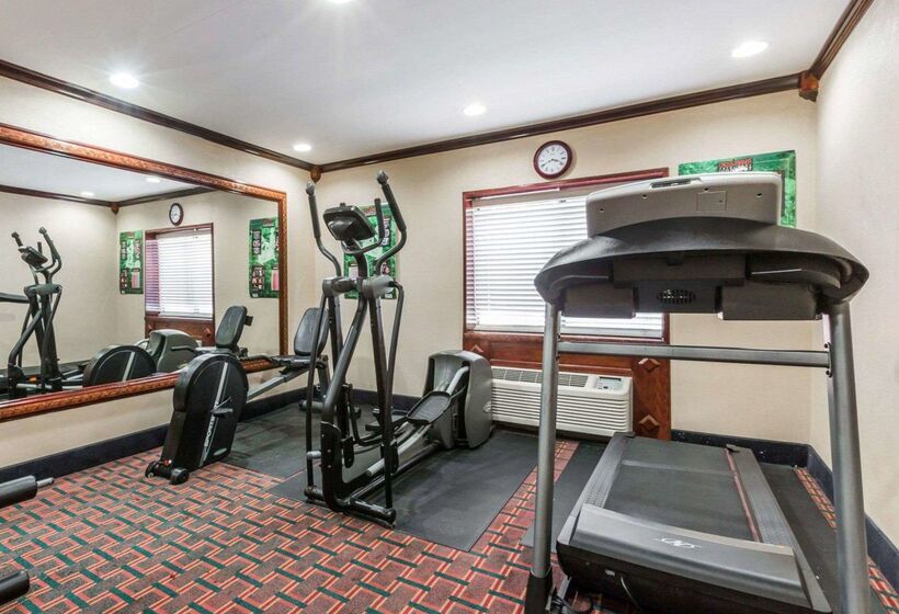 Отель Quality Inn & Suites Atlanta Airport South