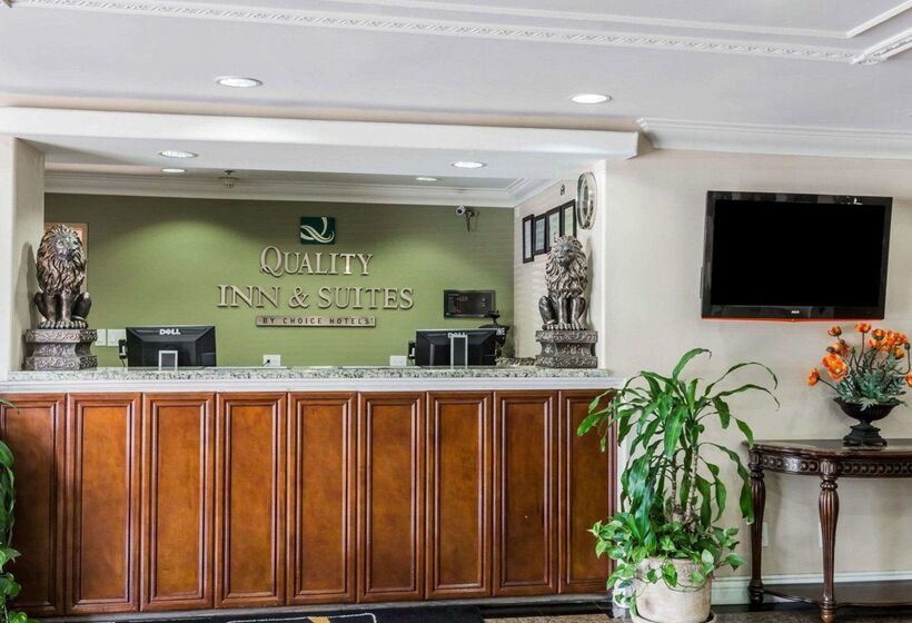 Отель Quality Inn & Suites Atlanta Airport South