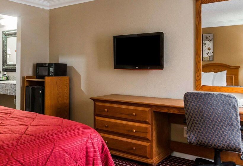 Отель Quality Inn & Suites Atlanta Airport South