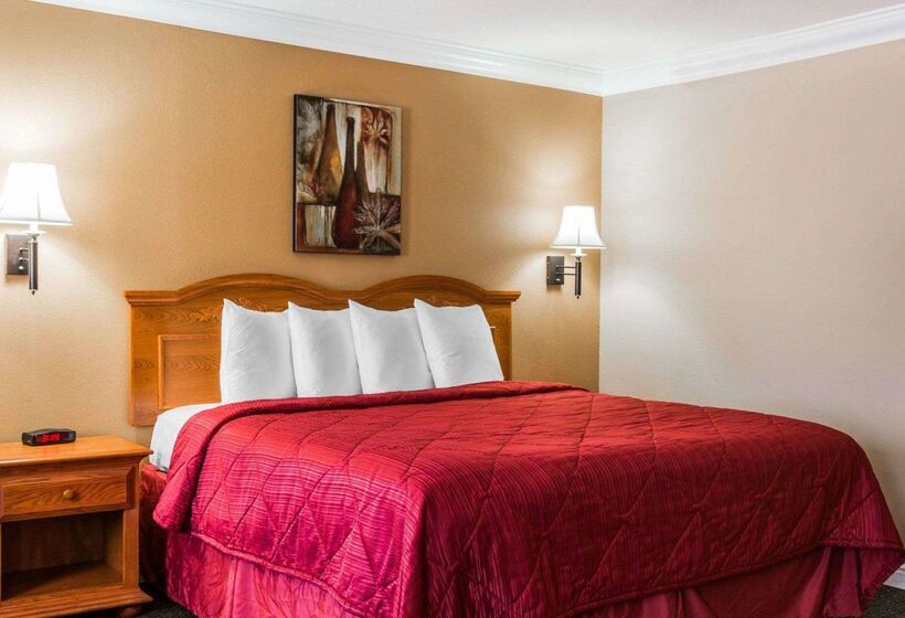 Отель Quality Inn & Suites Atlanta Airport South