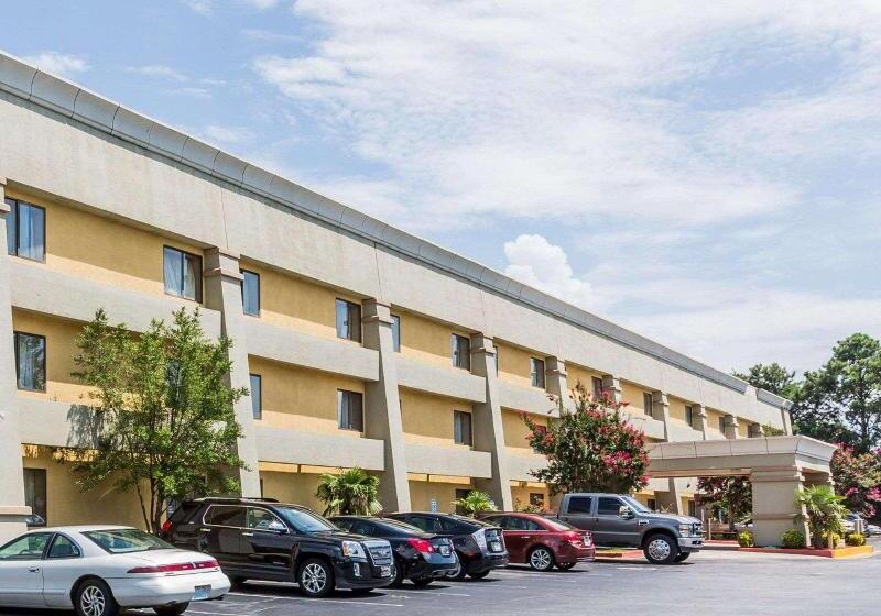 Отель Quality Inn & Suites Atlanta Airport South