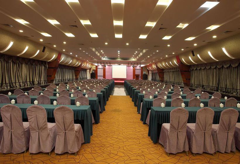 فندق Railway Business