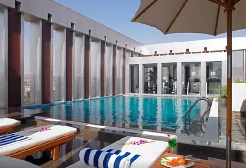 Отель Royal Orchid Central Grazia Navi Mumbai