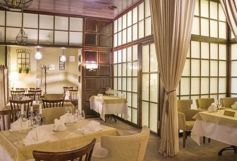 هتل Russia Congress