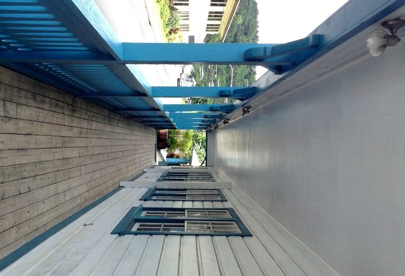 هتل Sadie Thompson Inn