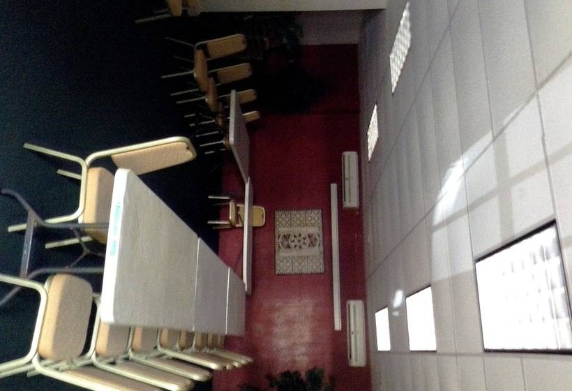 هتل Sadie Thompson Inn