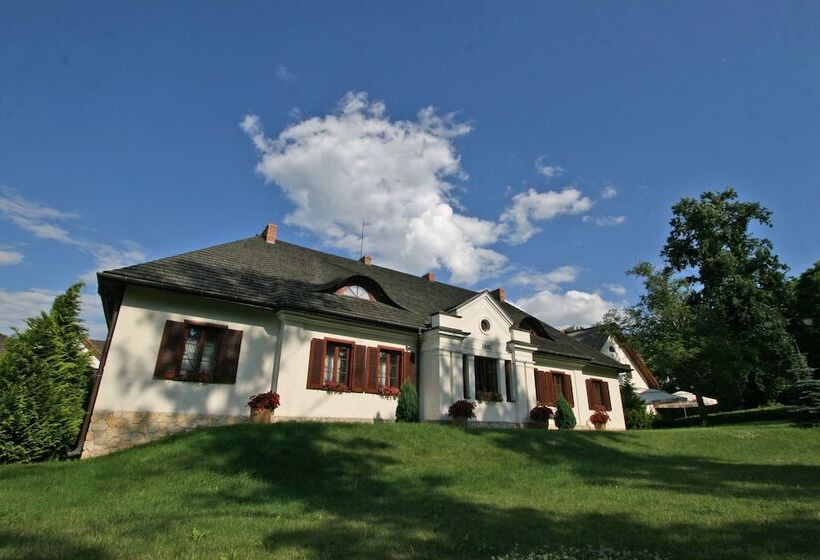 فندق Sarmata Zespół Dworski