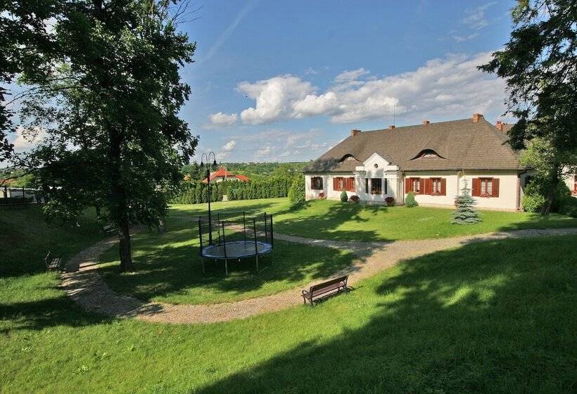 فندق Sarmata Zespół Dworski