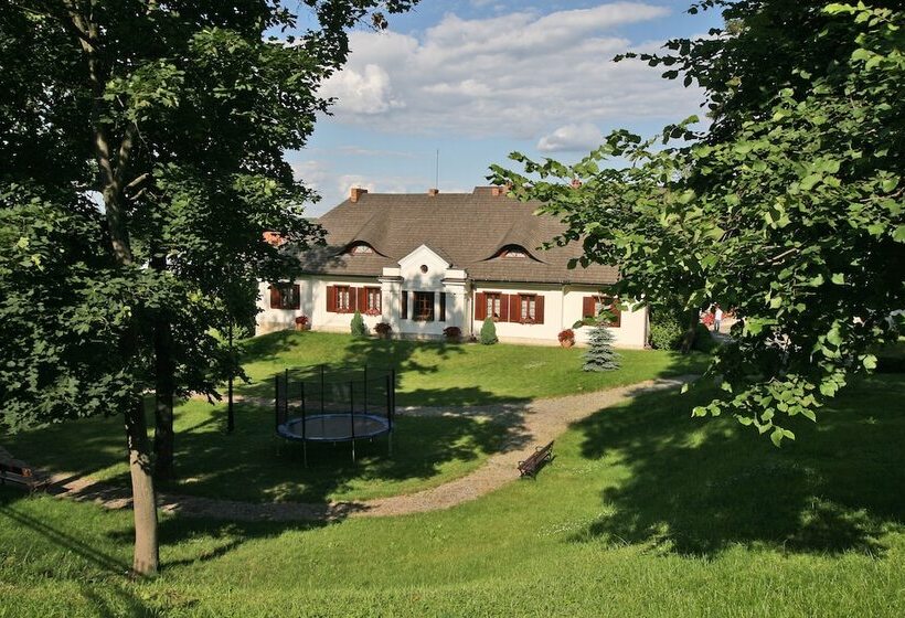 فندق Sarmata Zespół Dworski