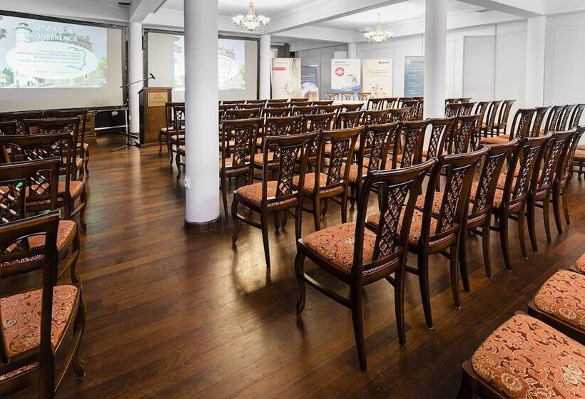 فندق Sarmata Zespół Dworski