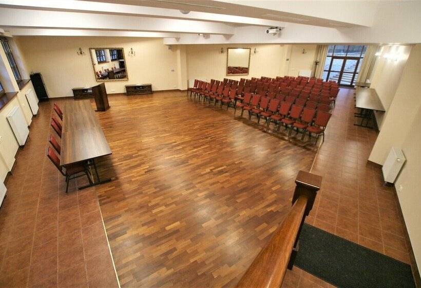 فندق Sarmata Zespół Dworski