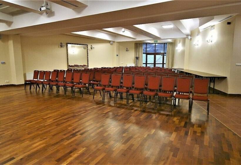 فندق Sarmata Zespół Dworski