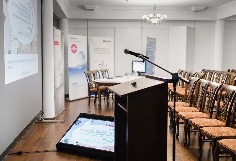 فندق Sarmata Zespół Dworski