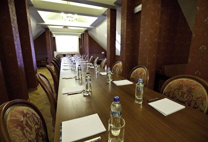 فندق Sarmata Zespół Dworski