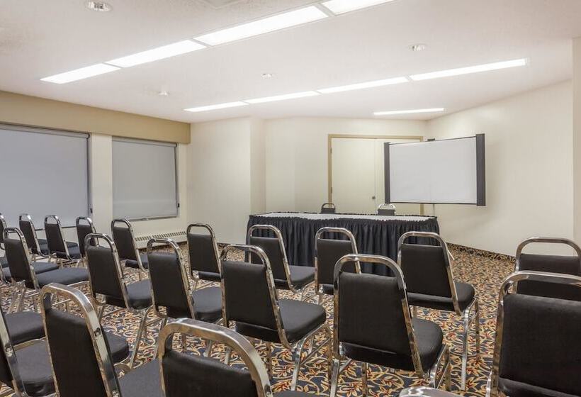 בית מלון כפרי Super 8 By Wyndham Sherwood Park/edmonton Area