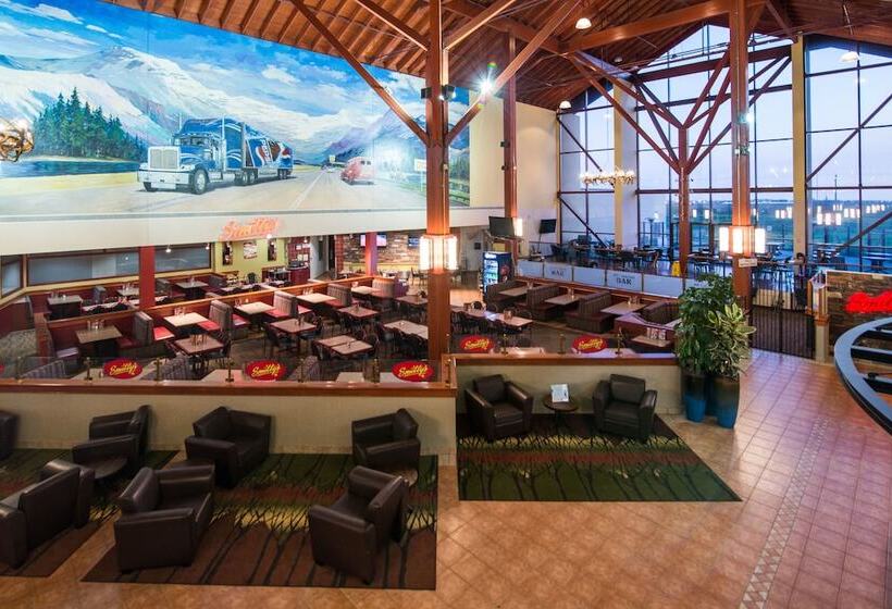 فندق Super 8 By Wyndham Sherwood Park/edmonton Area