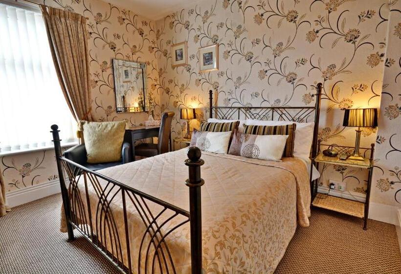 Отель The Astor