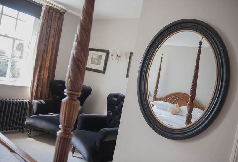 Отель The Bridge House