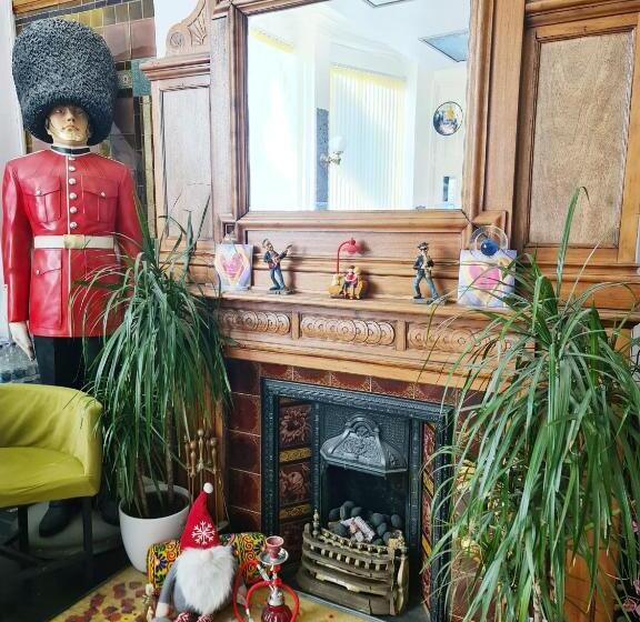 בית מלון כפרי City London