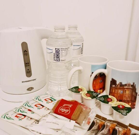 בית מלון כפרי City London