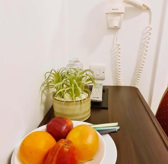 בית מלון כפרי City London