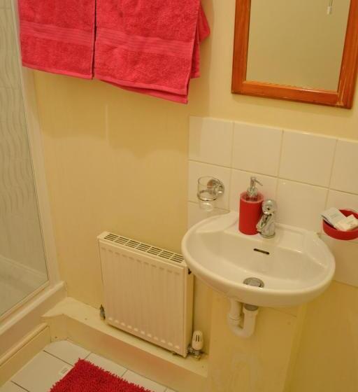 בית מלון כפרי City London