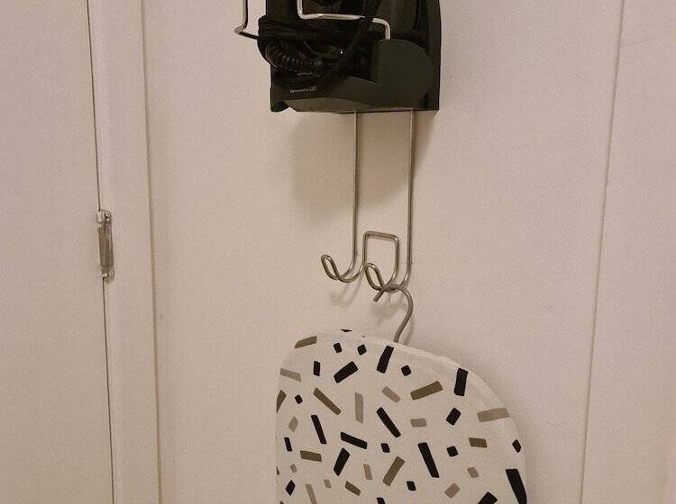 בית מלון כפרי City London