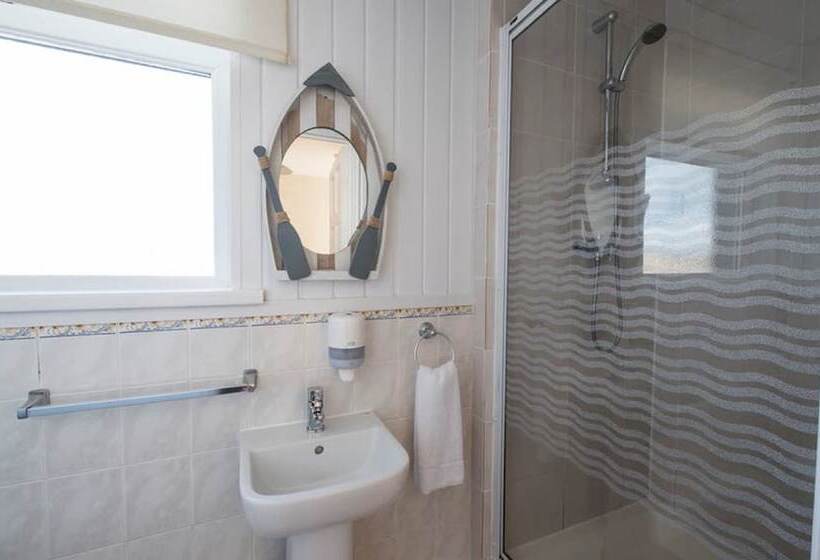 בית מלון כפרי The Lugger Inn