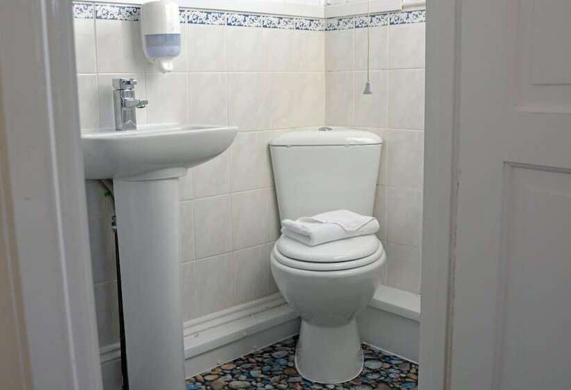 בית מלון כפרי The Lugger Inn