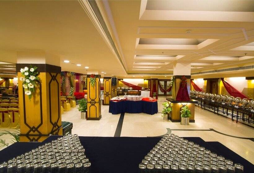 Отель The Piccadily