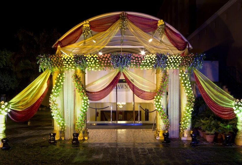 Отель The Piccadily