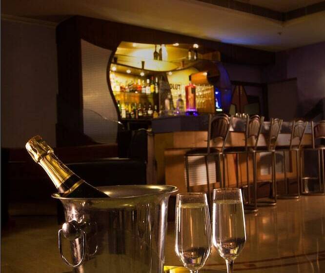 Отель The Piccadily