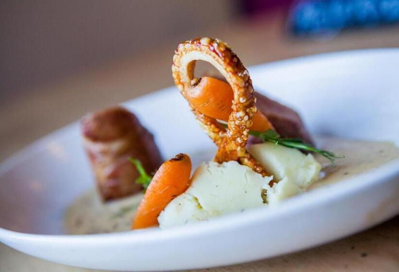 Отель The Red Lion