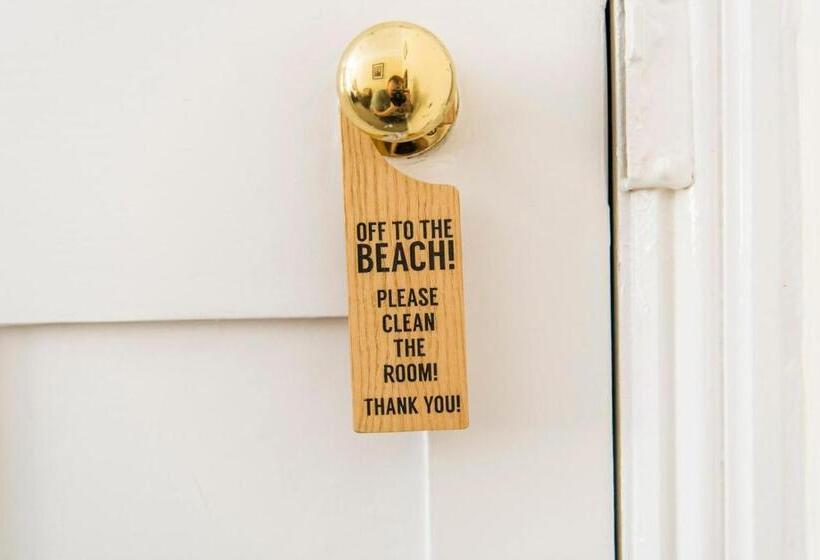 Отель The Red Lion