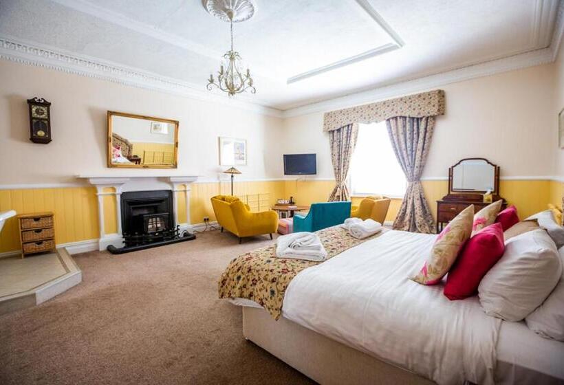 Отель The Red Lion