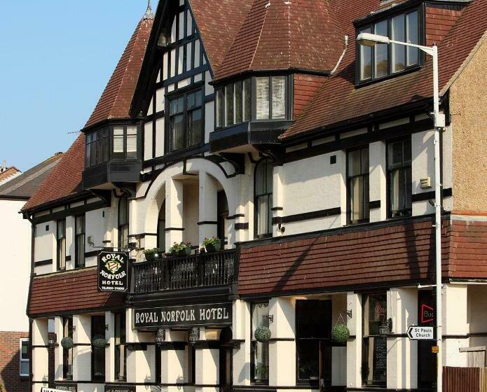 Отель The Royal Norfolk